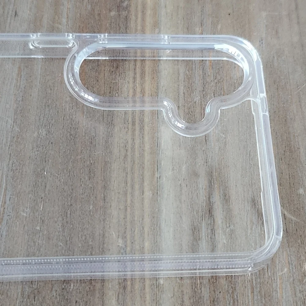 📱 Crystal Fit Clear Case for Samsung Galaxy S24 – Slim, Scratch Resistant, NWT